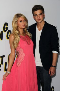 Paris hilton, nehir viiperi