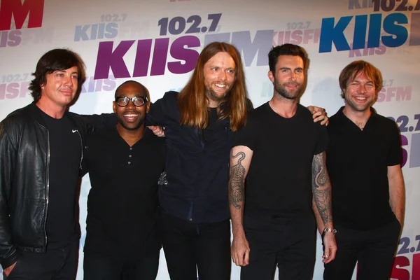 Matt Flynn, Pj Morton, James Valentine, Adam Levine a Mickey Madden z Maroon 5 — Stock fotografie