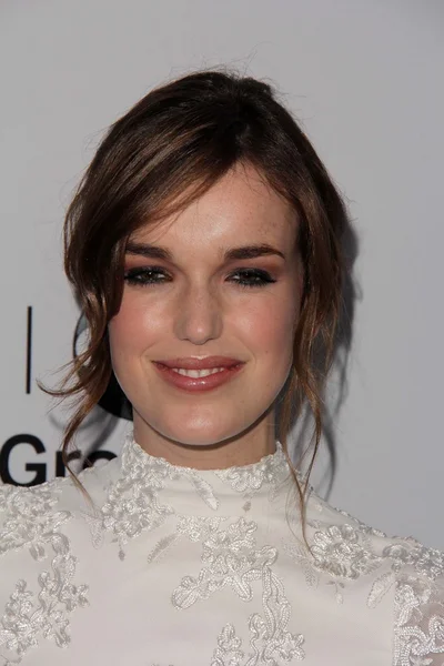 Elizabeth Henstridge — Foto de Stock