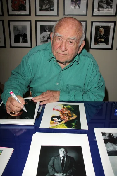 Edward Asner — Stockfoto