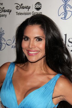Joyce Giraud