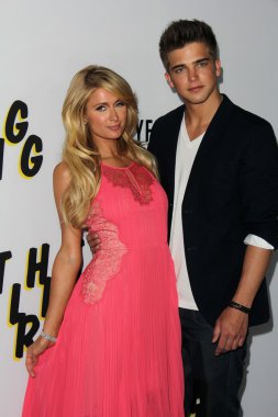 Paris hilton, nehir viiperi
