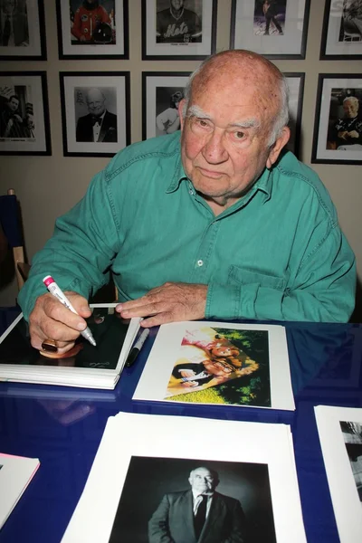 Edward Asner — Stockfoto