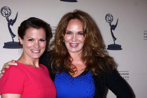 Melissa Claire Egan, Catherine Bach — Stock Photo, Image