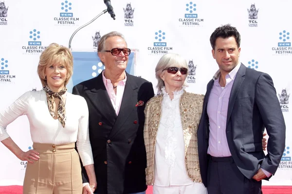 Jane Fonda, Peter Fonda, Shirlee Mae Adams, Troy Garity — Stock Photo, Image
