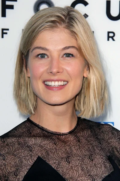 Rosamond Pike — Stock Photo, Image