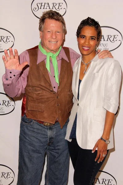 Daphne Wayans, Ryan O'Neal — Stock Photo, Image