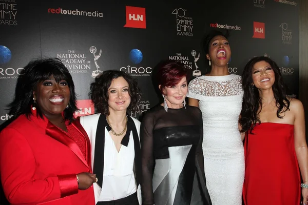 Sheryl Underwood, Sara Gilbert, Sharon Osbourne, Aisha Tyler i Julie Chen — Zdjęcie stockowe