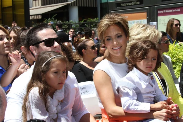 Casper Smart, Emme Anthony, Jennifer Lopez e Max Anthony — Foto Stock