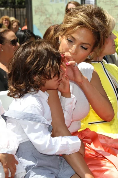 Jennifer Lopez and Max Anthony — Stock Photo, Image