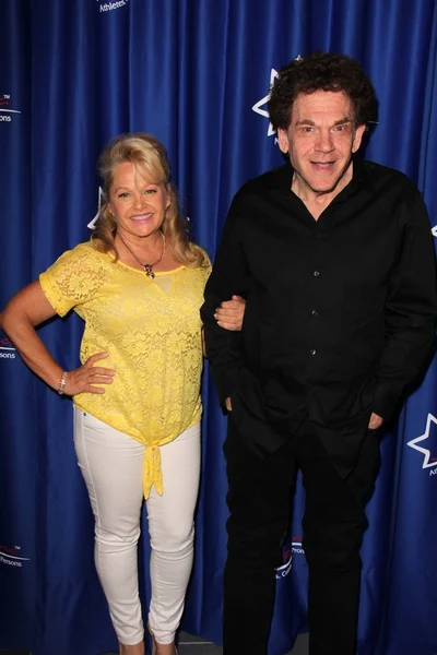 Charlene Tilton, Charles Fleischer —  Fotos de Stock