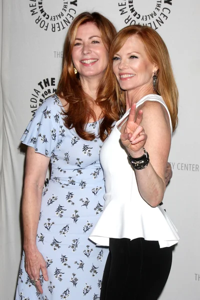 Dana Delany, Marg Helgenberger — Foto de Stock