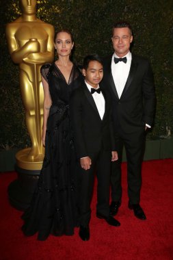 Angelina jolie, maddox jolie pitt brad pitt,
