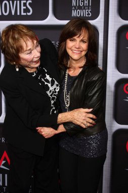 Shirley maclaine, sally Field'a