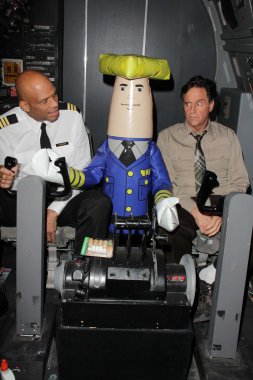 Kareem Abdul-Jabbar, Robert Hays