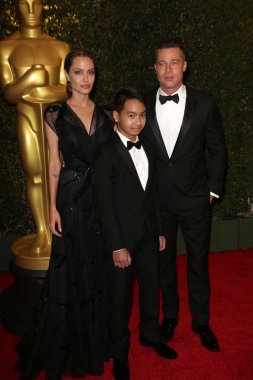Angelina jolie, maddox jolie pitt brad pitt,