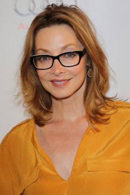 Sharon lawrence