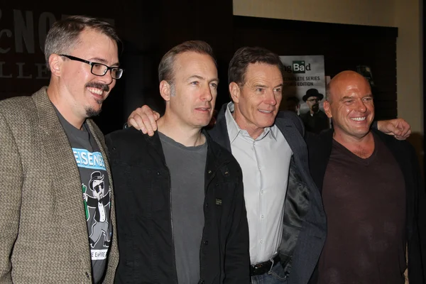 Vince gilligan、ボブ odenkirk、ブライアン · クランストン、ディーン ・ ノリス — ストック写真