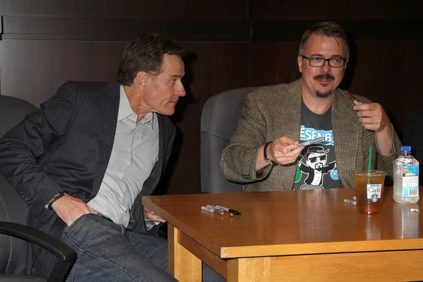 Bryan cranston i vince gilligan — Zdjęcie stockowe