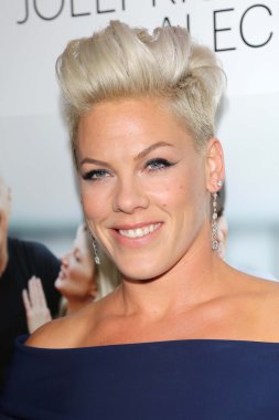 Alecia Moore - pembe