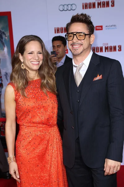 Robert Downey Jr. and wife Susan Downey — Stock Photo, Image