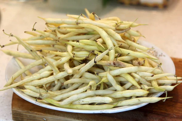 Fresh Butter Beans Plate Close Yellow String Beans White Bowl — Fotografia de Stock