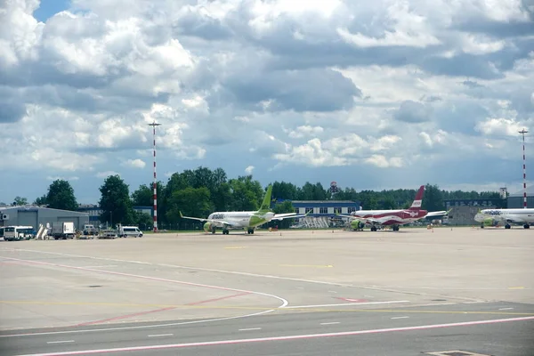 Riga Lotyšsko Června 2022 Airbaltic Airlines Airbus A220 300 Letadla — Stock fotografie