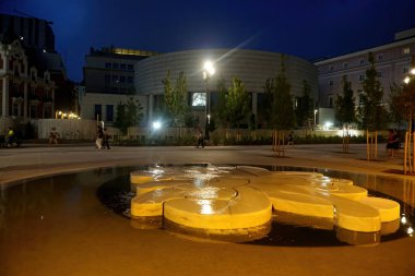  Madrid, İspanya - 13 Haziran 2022, Madrid, gece. Madrid 'in mimarisi ve simgesi. Madrid 'in gece manzarası                              