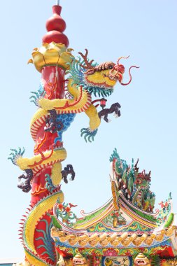 Çin tarzı ejderha heykeli