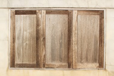 geleneksel Tay tarzı kahverengi penceresi