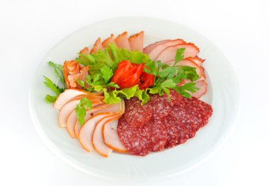 pastırma ve salam dilimleri.