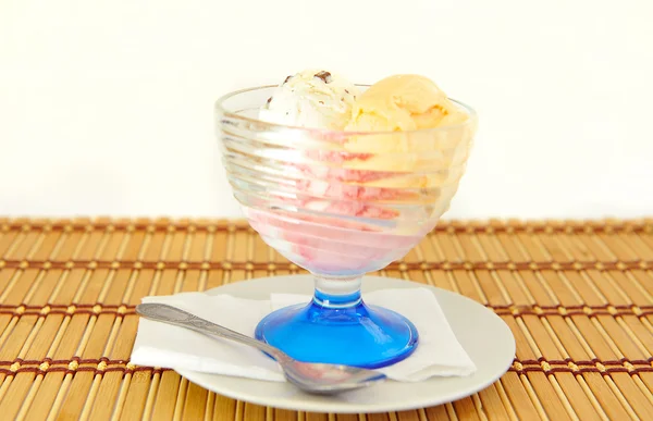 Three scoops of ice cream. — Stock Photo, Image
