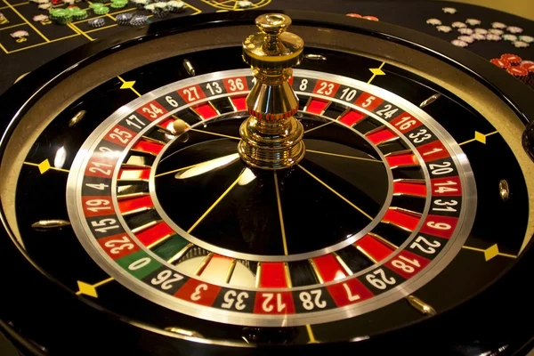 Spinning roulette in casino — Stock Photo, Image