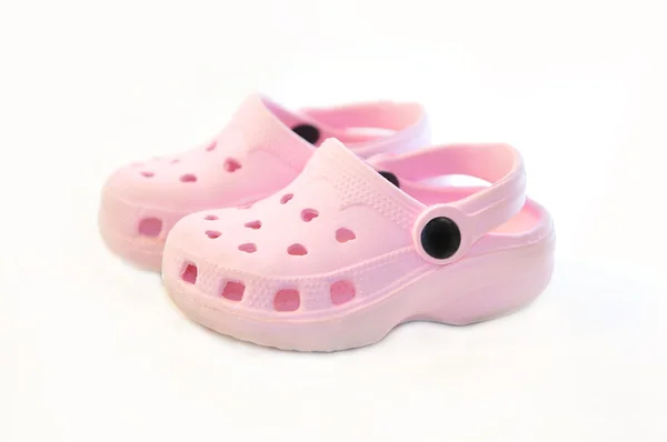 Chaussures d'été bébé en caoutchouc rose . — Photo