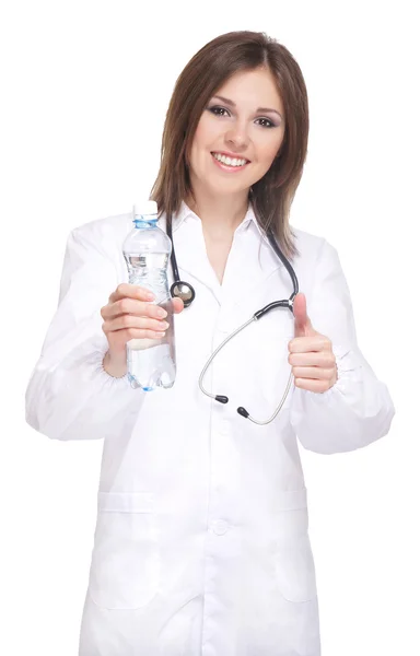 Jovem atraente médico feminino isolado no branco — Fotografia de Stock