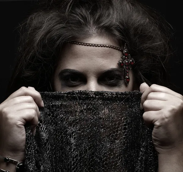 Портрет Арабська жінка на темному тлі Ліцензійні Стокові Фото