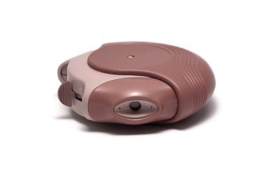 astım inhaler üzerinde beyaz izole