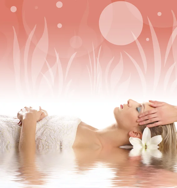 Attractive woman getting spa treatment — Stock Photo, Image