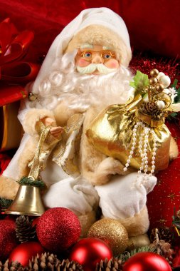 Noel Baba oyuncağıyla geçmiş