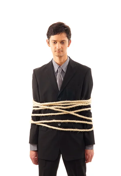 Geschäftsmann zieht das Seil isoliert auf Weiß — Stockfoto
