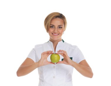 Beyaz arka plan üzerinde izole, genç, çekici kadın doktor