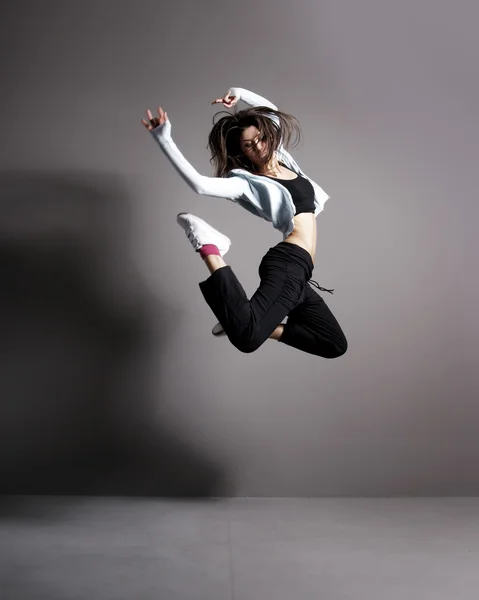 Ung och sexig modern dansare — Stockfoto