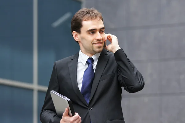 Jonge slimme zakenman — Stockfoto