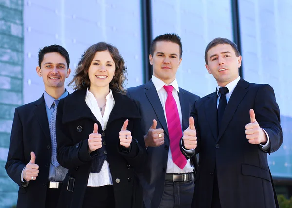 Verksamhet team på gatan — Stockfoto