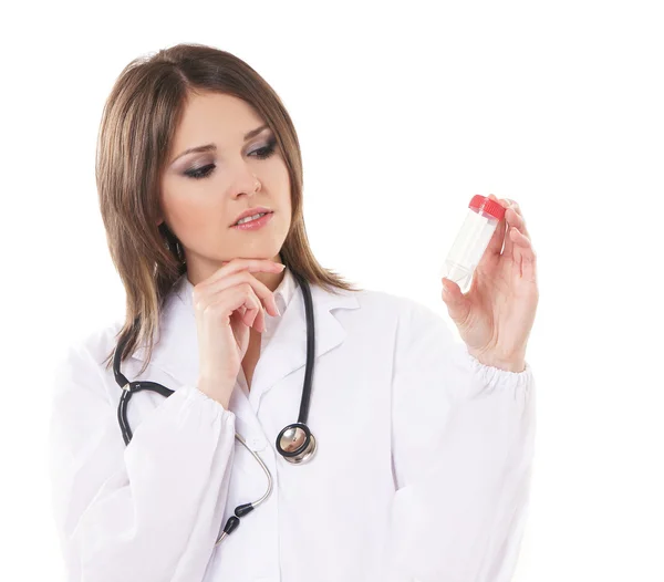 Jovem médico atraente isolado sobre fundo branco — Fotografia de Stock