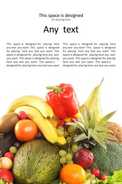 taze ve lezzetli meyve ve sebzelerin üzerine beyaz izole kazık