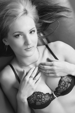 güzel sarışın portresi