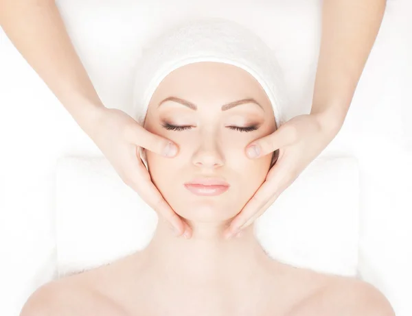 Young beautiful lady getting spa treatment — Stock Photo, Image