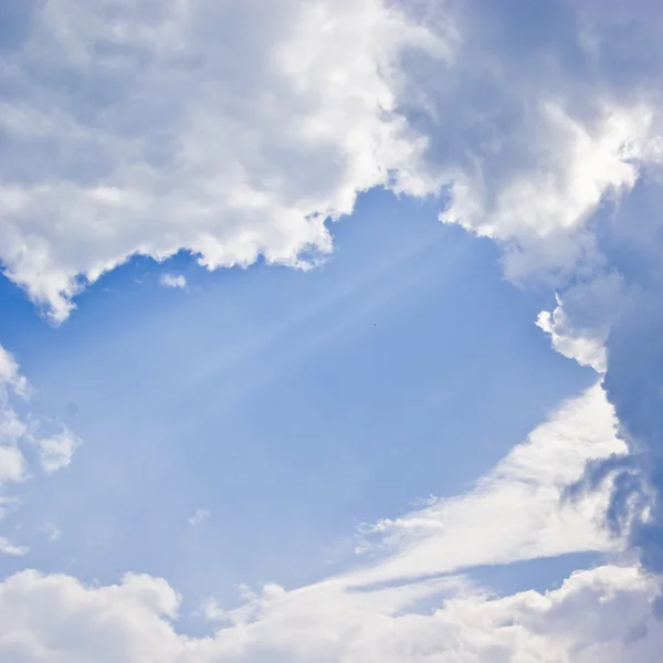 Schöner Blick auf den blauen Himmel — Stockfoto