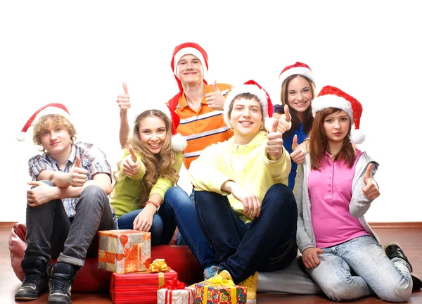 Tizenévesek ünneplik a karácsonyt — Stock Fotó